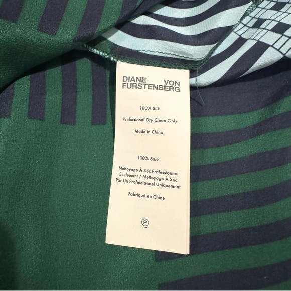 Diane Von Furstenberg Silk Blouse - Picture 3 of 3